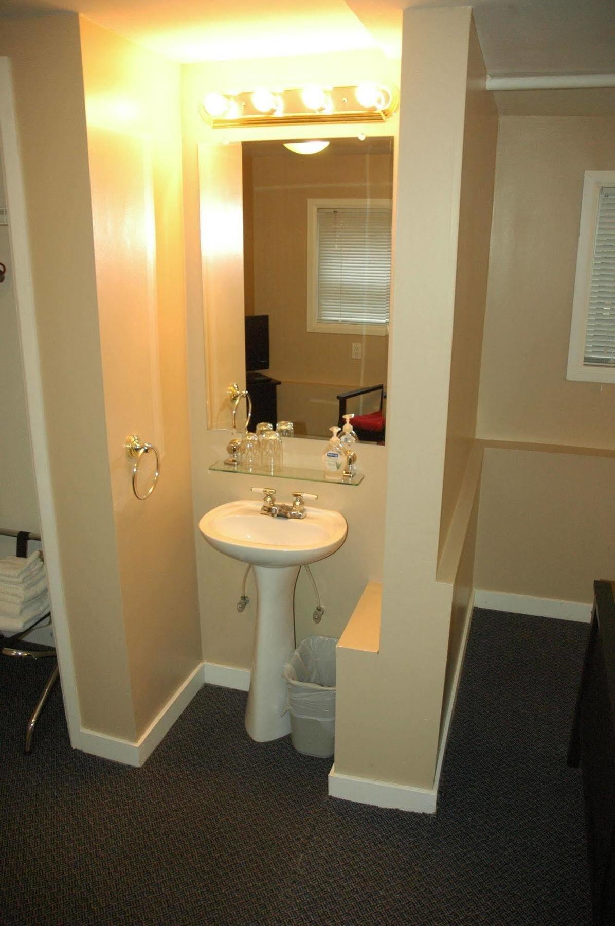 Cambie Lodge แวนคูเวอร์ ภายนอก รูปภาพ